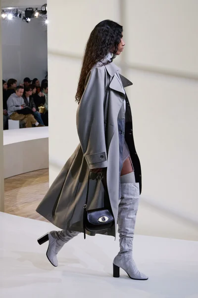 Look 49